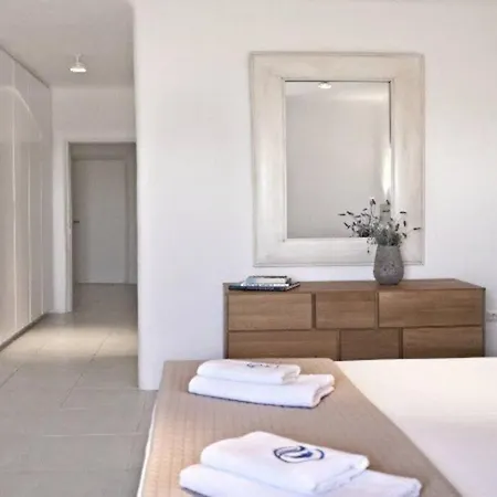 Elegant Seaside Villa, Great Views, Infinity Pool, Lia, Mykonos Villa *